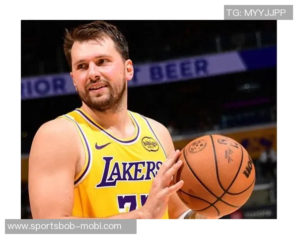 马克西本赛季第三次砍下30分10助攻控卫中仅次于东契奇和康宁汉姆 马克西本赛季第三次砍下30分10助攻控卫中仅次于东契奇和康宁汉姆